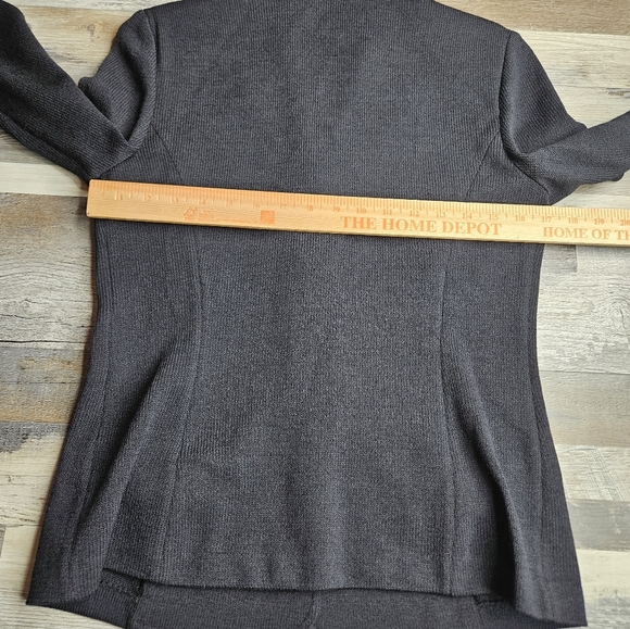 St. John Collection Knit Wool Blend Blazer Black Large Pearl Buttons Size 4 - Picture 11 of 12